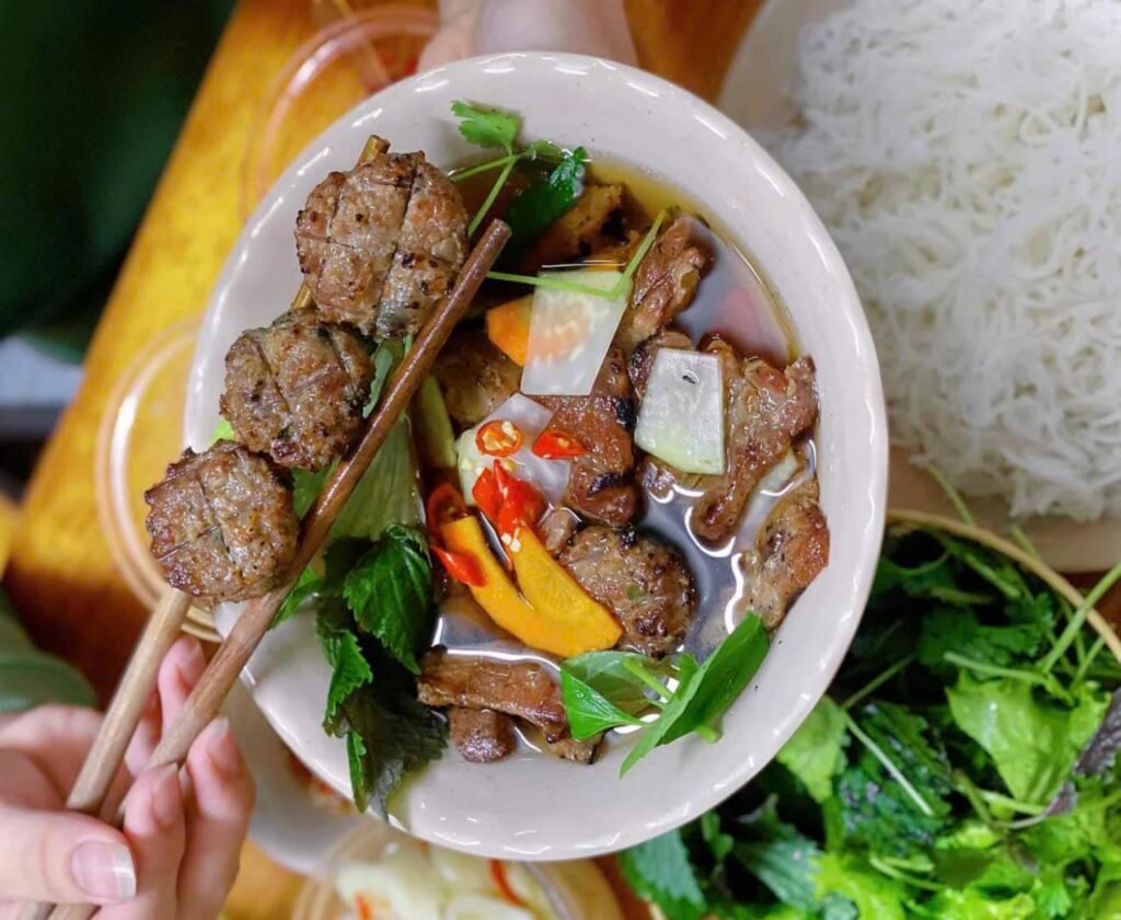 Где поесть Фо настоящий в нячанге? Опыт человека, который перепробовал всё 3 bun cha pho huong du