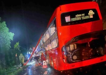 Автобус на перевале Хань Ле между Нячангом и Далатом накрыло обвалом: 5 погибших