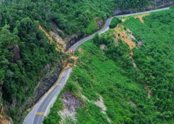 Перевал Хань Ле завален землёй и камнями после сильных ливней