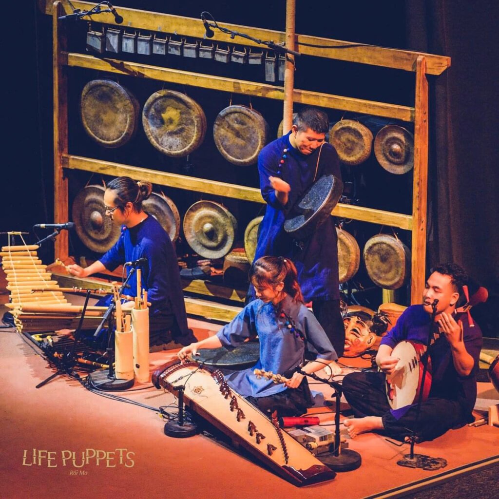 До Театр (Đó Theatre) - куда обязательно стоит сходить в Нячанге 10 Do Theatre арт театр современной культуры во Вьетнаме 14