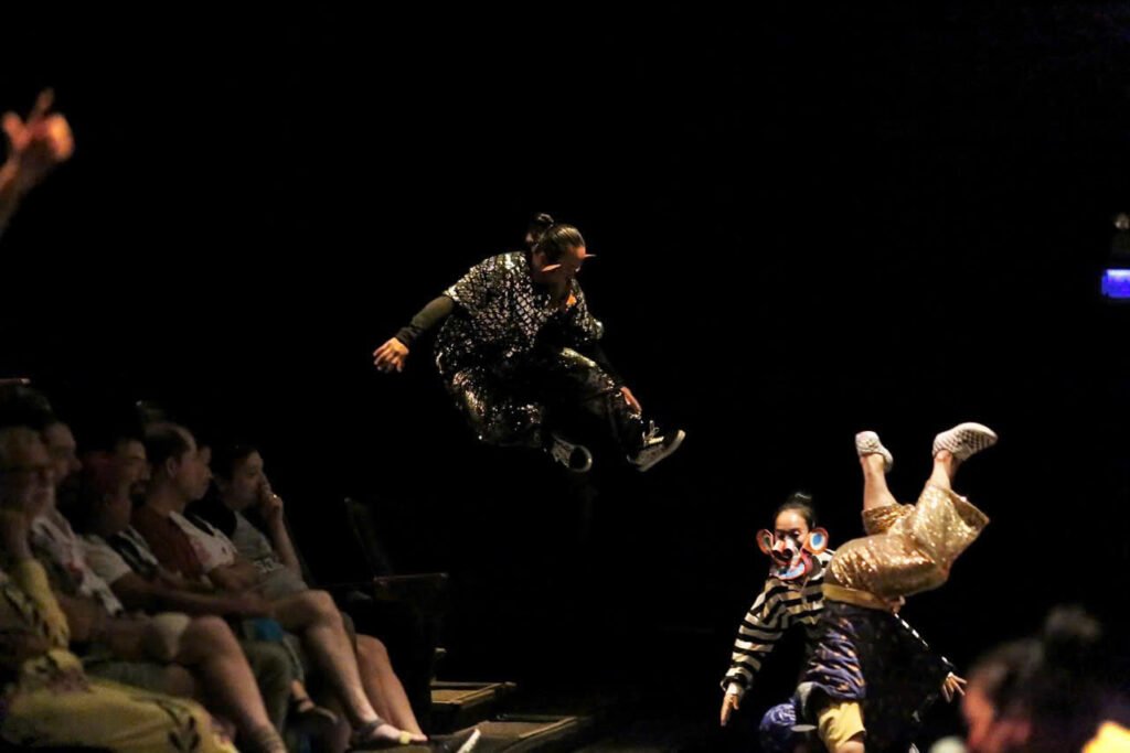 До Театр (Đó Theatre) - куда обязательно стоит сходить в Нячанге 3 Do Theatre арт театр современной культуры во Вьетнаме 15