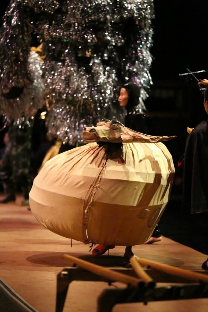 До Театр (Đó Theatre) - куда обязательно стоит сходить в Нячанге 16 Do Theatre арт театр современной культуры во Вьетнаме 9